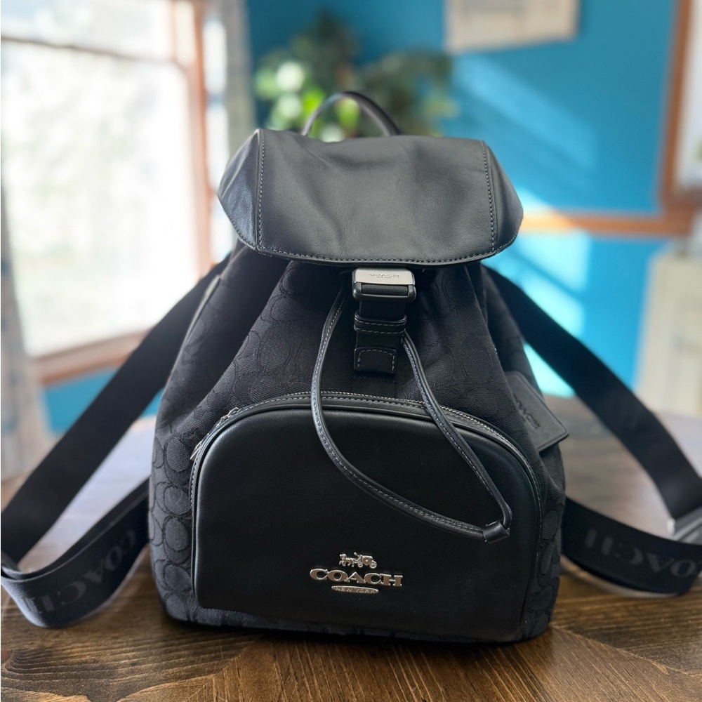 Pace Large Backpack In Signature Jacquard